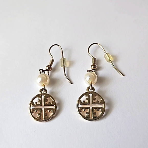 Jewelry - Rhodium plated goldtone pearl and logo dangle earrings